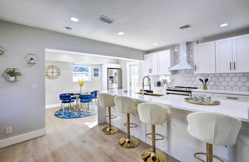 Central Fort Lauderdale House | Tropical Oasis Retreat - Private yard w Pool, Fire Pit -15 mins to beach!