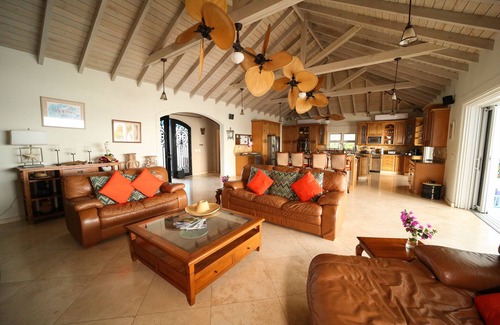 Jolly Harbour Villa | Tropical Paradise Villa with direct beach accesses in Jolly Harbour, Antigua