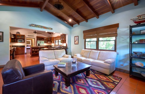 Tamarindo House | TROPICAL PARADISE, DIRECTLY ACROSS FROM THE BEACH IN CENTER OF TAMARINDO