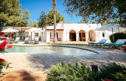 Santa Eulalia del Rio Villa | Tropical paradise for max 16 guests, pool, cinema