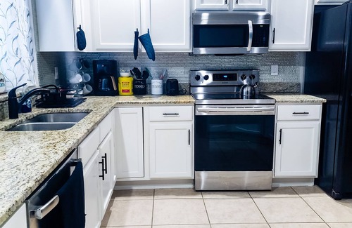 Lakeland House | Tropical Paradise - Private Heated Pool, Screened Lanai, No Cleaning Fee