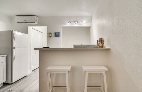 Pass-a-Grille Historic District Apartment | Tropical Pass-a-grille Gem w/Direct Beach Access!