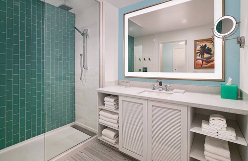 Fort Myers Beach Resort | Tropical Poolside Stay w/Outdoor Pool and Ocean Views Near Fort Myers Beach