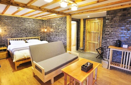 Jinghong House | Tropical Rainforest Cabin