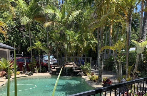 Mooloolaba House | Tropical retreat 3 minutes from main beaches