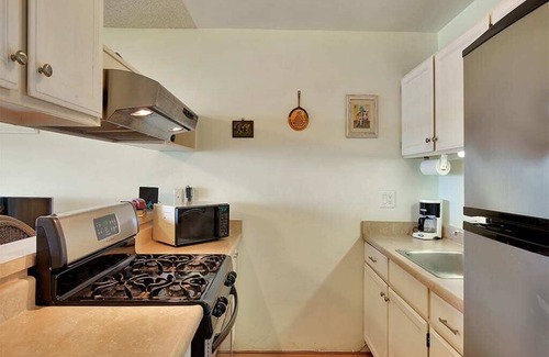 Kaunakakai Condo | Tropical Style w/OF Lanai, Flat Screen, WiFi–#229