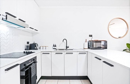 Parramatta Park Apartment | Tropical Terraces Three- Modern Coastal Retreat | Spacious 3BR Apt | Prime Cairns Location