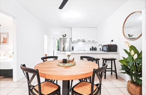 Parramatta Park Apartment | Tropical Terraces Three- Modern Coastal Retreat | Spacious 3BR Apt | Prime Cairns Location