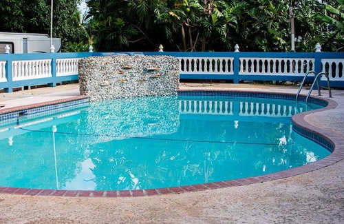 Puerto Nuevo House | Tropical Tiny House with Pool and close to beach.