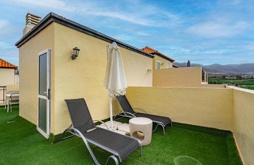 Callao Salvaje Apartment | Tropical Views by Sunkeyrents