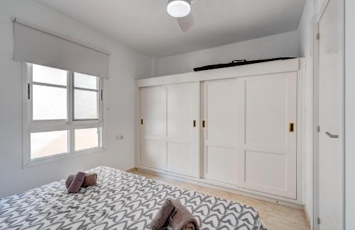 Callao Salvaje Apartment | Tropical Views by Sunkeyrents