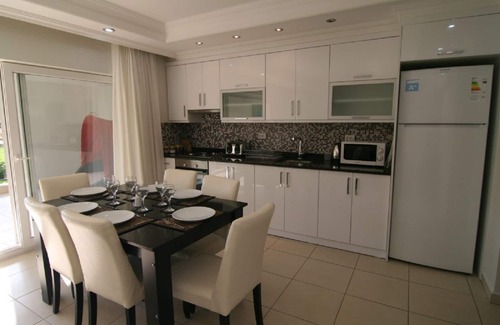 Kemer Mahallesi Apartment | TROPICANA G 2, 3 bed ground floor home on corner position in a 5 star community