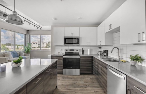 St. Petersburg - Clearwater Apartment | Tropicana Stadium 2 Bed In DWTWN W/Free Parking