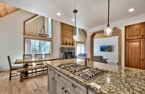 Truckee Cabin | Trout Creek Cabin: Game Room with Pool Table, Walk to Pools and Hot Tub