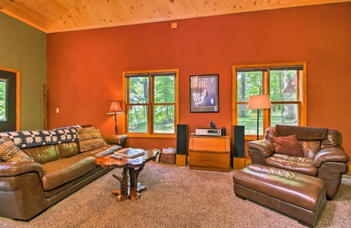 Bovey House | Trout Lake Cabin with Private Dock, Kayaks and Loft!