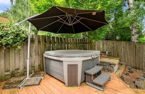 Troutdale House | Troutdale Treasure: Spacious 3BR, 3 Bath Home in Edgefield!