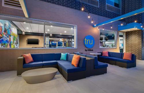 Oshkosh Hotel | Tru By Hilton Oshkosh
