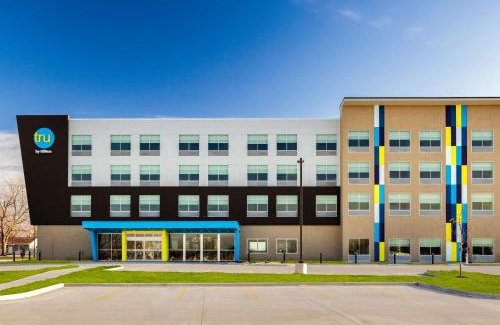 Oshkosh Hotel | Tru By Hilton Oshkosh