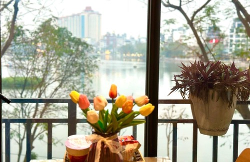 Ba Dinh Apartment | Truc Bach Lake View Studio - Center of HaNoi City