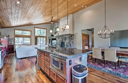 Truckee House | Truckee Escape w/Hot Tub Near Ski Resorts