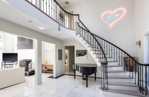 North Sea Villa | True Mediterranean Villa in heart of Hampton's-5 BR/6 Bath-Fully Renovated