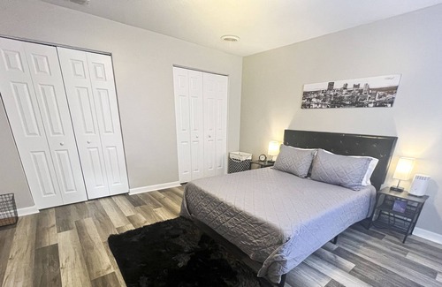Ross Township Apartment | True PGH Experience! Fast Wifi + Free Parking!