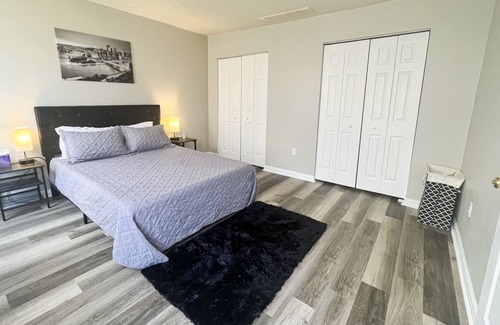 Ross Township Apartment | True PGH Experience! Fast Wifi + Free Parking!
