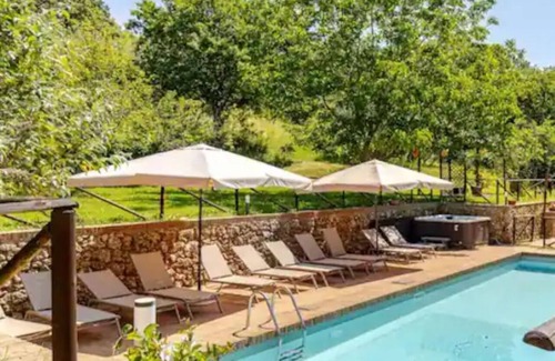 Simignano Villa | True Tuscany Siena!Entire Property, Exclusive10p A/C,pool,Hottub, OutdoorKitchen