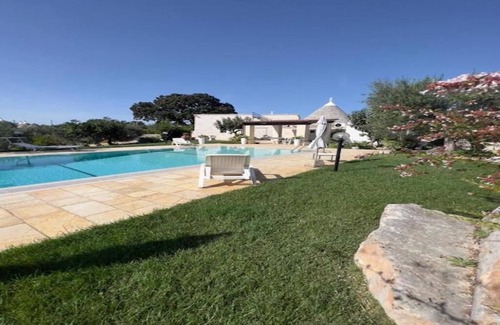 Locorotondo House | TRULLI WHITE