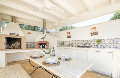 San Michele Salentino Cottage | Trullo California - Ceglie Messa...