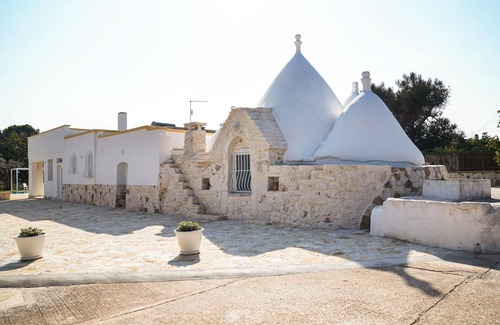 San Michele Salentino Cottage | trullo lantane by Pugliadamre