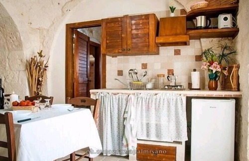 Martina Franca House | Trullo "Walnut Hill" with pool and large garden