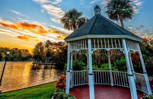 Crystal River House | Truly an Adventure! 2 Units, Swim with Manatees, Pool, Scuba, Golf