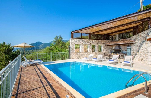 Nidri Villa | Truly Magnificent Villa Rachi Rachi