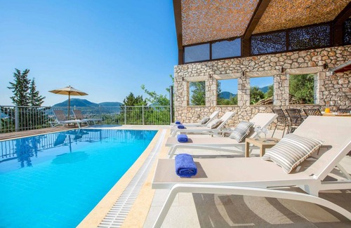 Nidri Villa | Truly Magnificent Villa Rachi Rachi