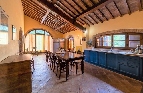 San Gimignano Villa | Truly Tuscan villa with Pool and Jacuzzi, ideal for groups, 6km to San Gimignano