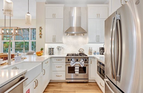 Bahama Village House | *TRUMAN’S TROVE @ THE ANNEX* Private Home & Pool + LAST KEY SERVICES…