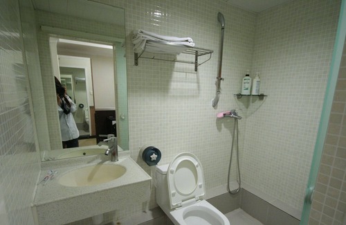 Kwun Chung Apartment | Tsim Sha Tsui,Jordan metro,HarbourCity,Temple,Centre