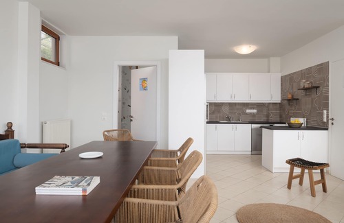 Houdetsi Villa | Tsourlakis Residence, 50m2 Pool, Gym, Walking distance to Shops & Total Privacy