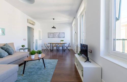 Barrio de La Latina Apartment | Tu hogar en La Latina en Calle Tabernillas by Batuecas