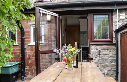 Clun Cottage | Tuc - Tin, CLUN