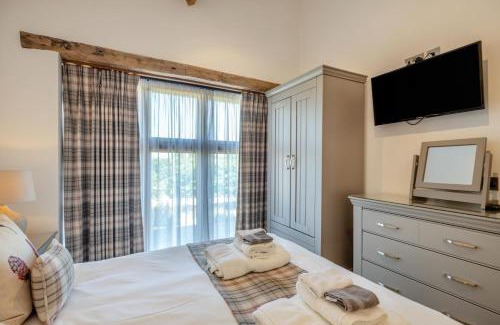 Bodham House | Tuck Barn
