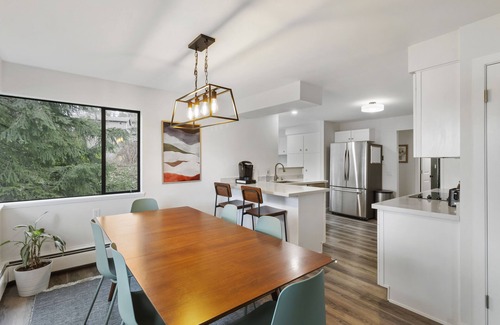 Tukwila House | Tucked Away in the Treetops
