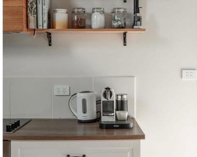 North Lilydale House | Tumbledown Barnhouse