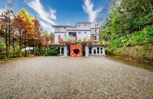 Yuchi House | Tung Flowers B&B