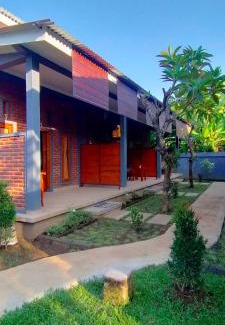 Anturan House | Tunjung guest house lovina beach