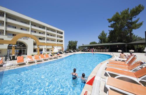 Kadnlar Denizi Mahallesi Apartment | Tuntas Family Suites Kusadasi