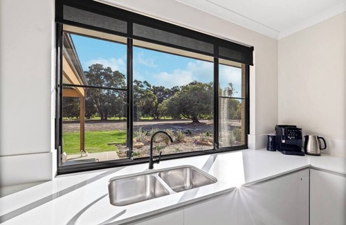 Margaret River House | Turf and Surf Luxe Retreat Backing onto Golf Course