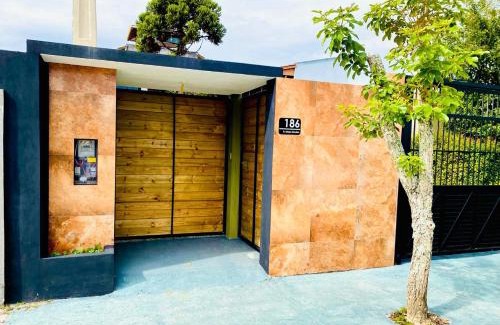 Carianos House | TuRiStAnDo eM fLoRiPa - Espaço PRIVATIVO até 6 pessoas