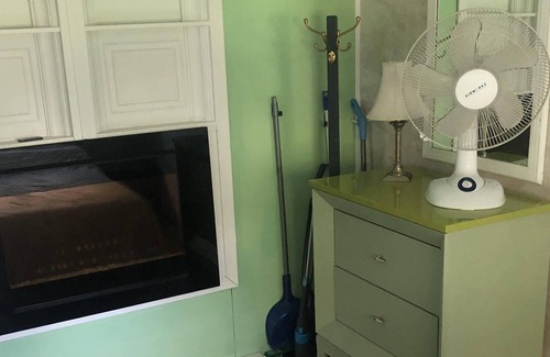 Turkey Point Cottage | Turkey Point Cottage for Rent- 15 sec. walk to beach.